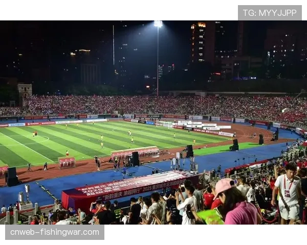 现场特写：萨卡突破制造点球，酋长球场六万球迷瞬间沸腾